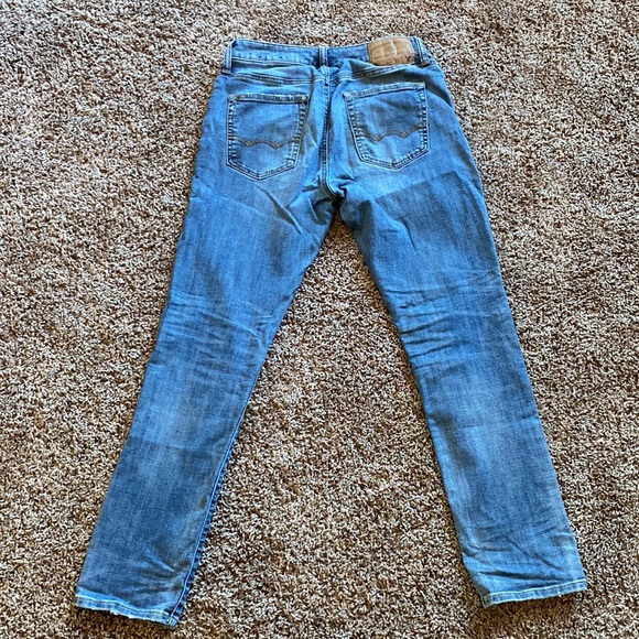 Light washed distressed 29x30 Jeans American Eagle - Picture 2 of 6